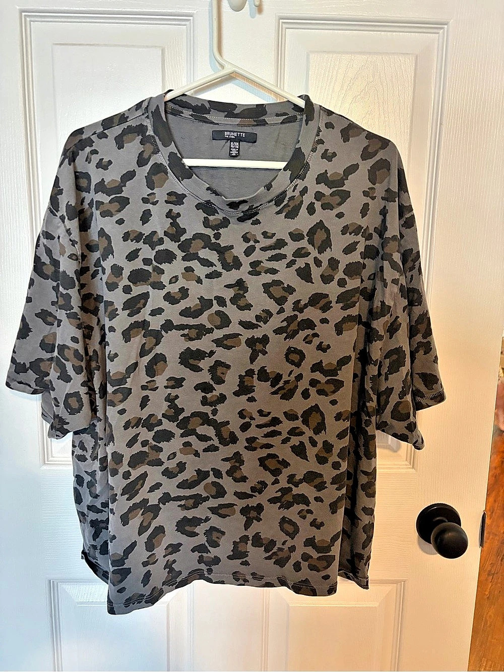 BRUNETTE THE LABEL The Boxy Crew Neck Tee Leopard Print Top XL/1X